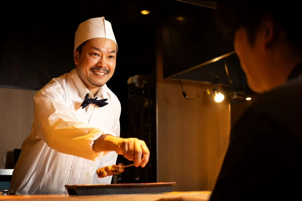 一串一魂、焼き立ての焼き鳥をカウンターで食す贅沢