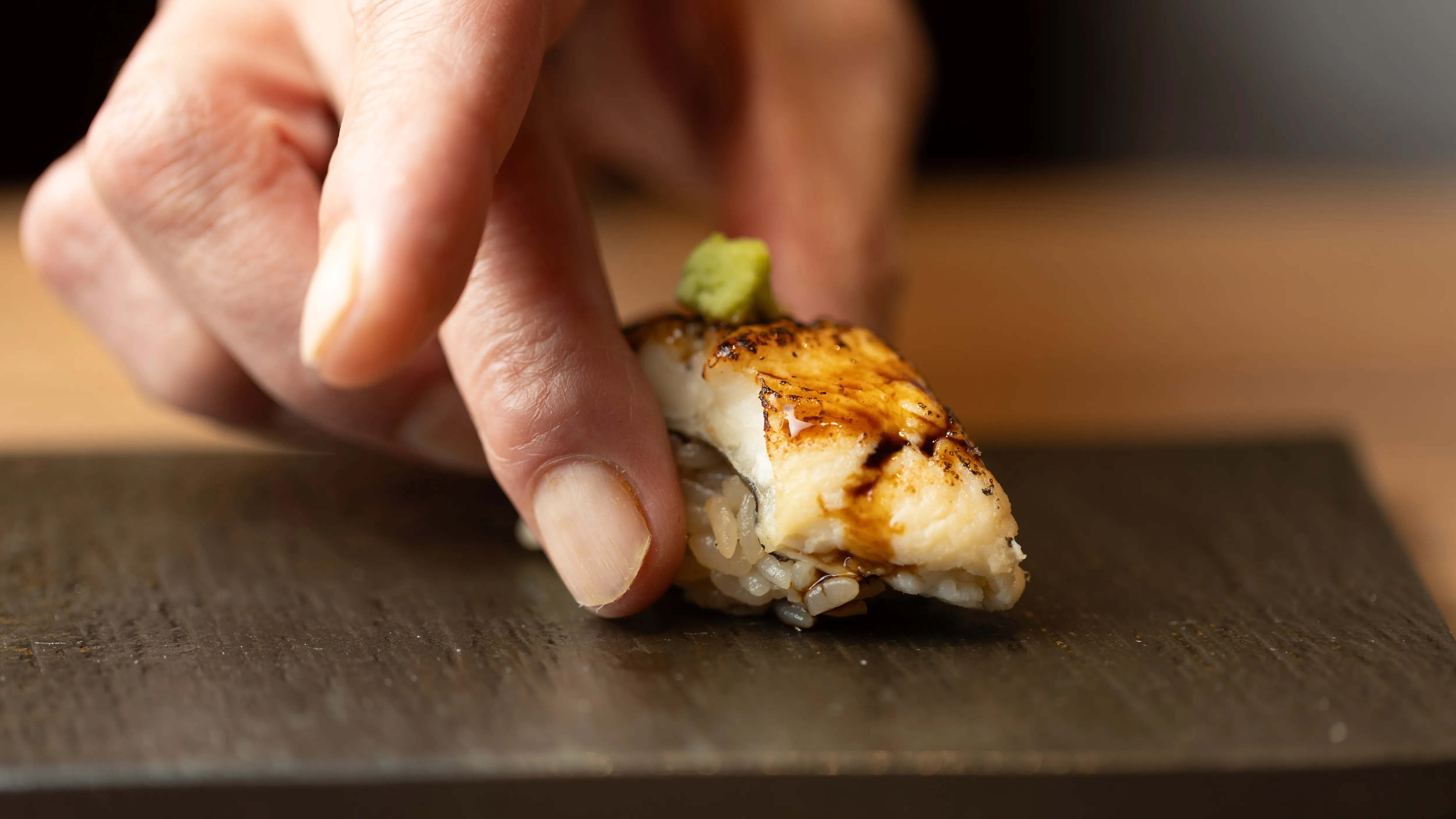 30年の熟練職人の握り寿司